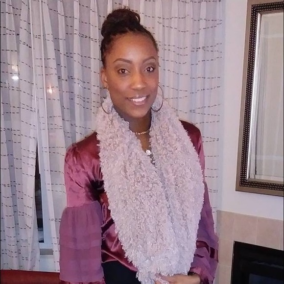 Meet your Posher, Christina - Picture 2 of 3